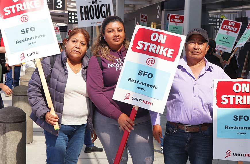 Image of Unite Here workers on strike